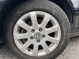 2011 Volkswagen Golf Variant TSI Sedan for sale, Japanese used car export - photo 27 of 53 | GULJI TRADERS