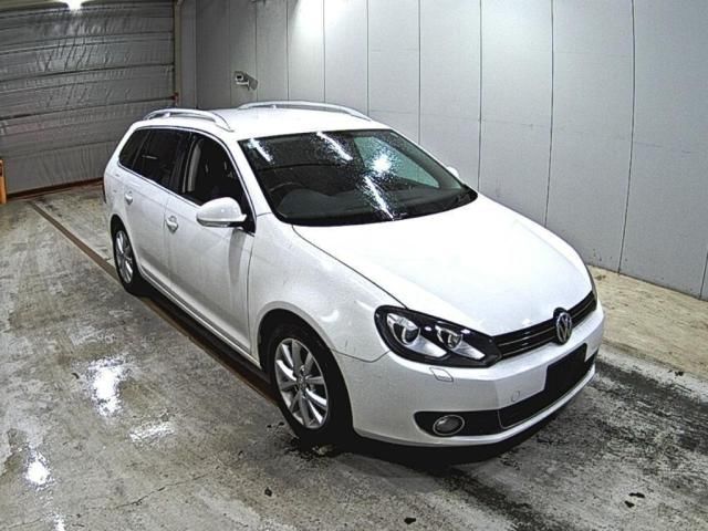 2013 Volkswagen Golf Variant - photo 1 2013 Volkswagen Golf Variant Sedan for sale, Japanese used car export | GULJI TRADERS