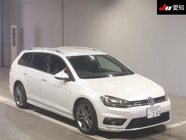 2015 Volkswagen Golf Variant Sedan for sale, Japanese used car export - photo 1 of 9 | GULJI TRADERS