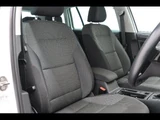 2017 Volkswagen Golf Variant TSI Sedan for sale, Japanese used car export - photo 20 of 24 | GULJI TRADERS