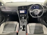 2017 Volkswagen Golf Variant Sedan for sale, Japanese used car export - photo 3 of 9 | GULJI TRADERS