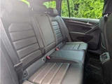2018 Volkswagen Golf Variant Base Sedan for sale, Japanese used car export - photo 14 of 26 | GULJI TRADERS