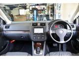 2007 Volkswagen Jetta 2.0T Sedan for sale, Japanese used car export - photo 3 of 69 | GULJI TRADERS