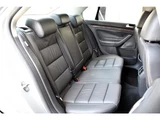 2007 Volkswagen Jetta 2.0T Sedan for sale, Japanese used car export - photo 11 of 69 | GULJI TRADERS