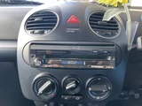 2010 Volkswagen NEW Beetle LZ Sedan for sale, Japanese used car export - photo 7 of 30 | GULJI TRADERS