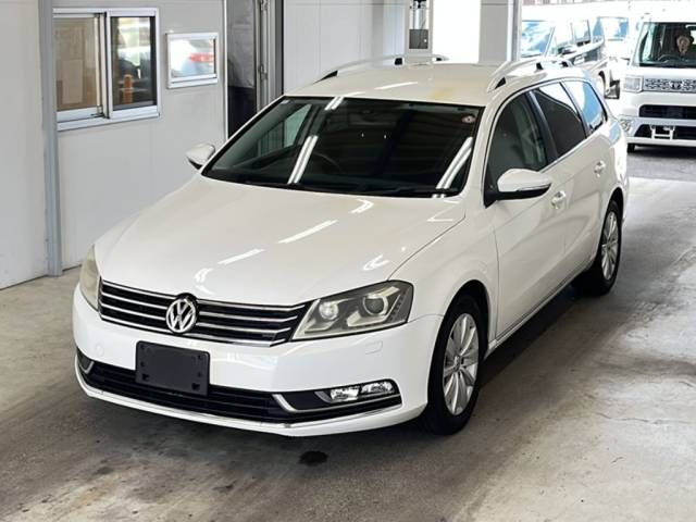 2014 Volkswagen Passat Base Sedan for sale, Japanese used car export | GULJI TRADERS