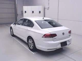 2016 Volkswagen Passat Sedan for sale, Japanese used car export - photo 2 of 11 | GULJI TRADERS