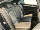2017 Volkswagen Passat 2.0TSI Sedan for sale, Japanese used car export - photo 5 of 10 | GULJI TRADERS