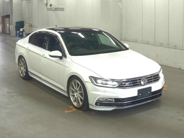 2017 Volkswagen Passat TSI Sedan for sale, Japanese used car export | GULJI TRADERS