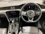 2019 Volkswagen Passat 2.0TSI Sedan for sale, Japanese used car export - photo 3 of 9 | GULJI TRADERS