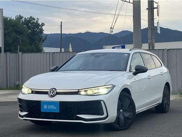 2024 Volkswagen Passat e Hybrid - photo 1 2024 Volkswagen Passat e Hybrid Sedan for sale, Japanese used car export | GULJI TRADERS