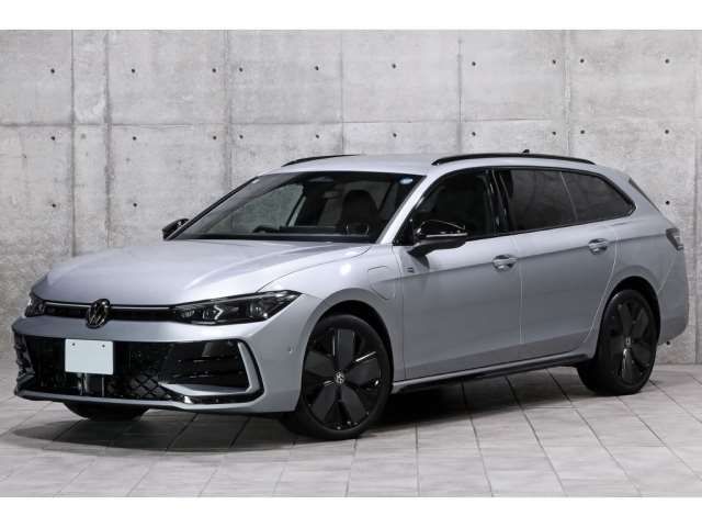 2025 Volkswagen Passat e Hybrid - photo 1 2025 Volkswagen Passat e Hybrid Sedan for sale, Japanese used car export | GULJI TRADERS