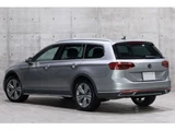 2022 Volkswagen Passat Alltrack TDI 4MOTION Sedan for sale, Japanese used car export - photo 5 of 9 | GULJI TRADERS