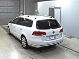 2011 Volkswagen Passat Variant Sedan for sale, Japanese used car export - photo 2 of 3 | GULJI TRADERS