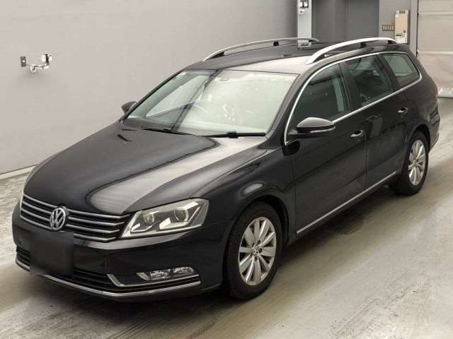 2014 Volkswagen Passat Variant - photo 1 2014 Volkswagen Passat Variant Sedan for sale, Japanese used car export - photo 1 of 14 | GULJI TRADERS