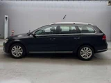 2014 Volkswagen Passat Variant Sedan for sale, Japanese used car export - photo 5 of 14 | GULJI TRADERS