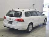 2014 Volkswagen Passat Variant Sedan for sale, Japanese used car export - photo 5 of 10 | GULJI TRADERS