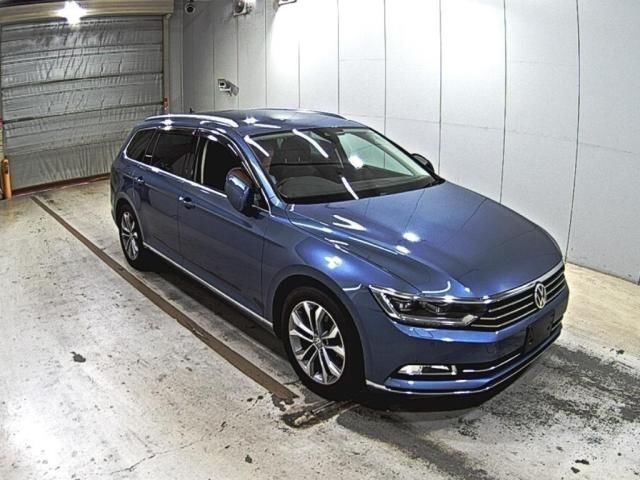 2015 Volkswagen Passat Variant Sedan for sale, Japanese used car export - photo 1 of 3 | GULJI TRADERS