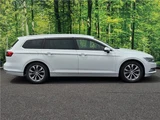 2016 Volkswagen Passat Variant Sedan for sale, Japanese used car export - photo 14 of 68 | GULJI TRADERS