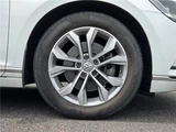 2016 Volkswagen Passat Variant Sedan for sale, Japanese used car export - photo 15 of 68 | GULJI TRADERS