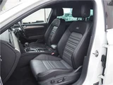 2016 Volkswagen Passat Variant 2.0TSI Turbo Sedan for sale, Japanese used car export - photo 9 of 79 | GULJI TRADERS