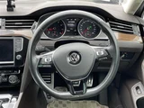 2016 Volkswagen Passat Variant TSI Sedan for sale, Japanese used car export - photo 7 of 24 | GULJI TRADERS