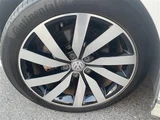 2016 Volkswagen Passat Variant TSI Sedan for sale, Japanese used car export - photo 15 of 22 | GULJI TRADERS
