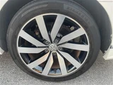 2016 Volkswagen Passat Variant TSI Sedan for sale, Japanese used car export - photo 17 of 22 | GULJI TRADERS