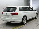 2016 Volkswagen Passat Variant Sedan for sale, Japanese used car export - photo 2 of 12 | GULJI TRADERS