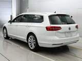 2016 Volkswagen Passat Variant Sedan for sale, Japanese used car export - photo 6 of 12 | GULJI TRADERS