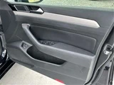 2016 Volkswagen Passat Variant Sedan for sale, Japanese used car export - photo 39 of 50 | GULJI TRADERS