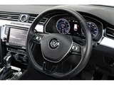 2016 Volkswagen Passat Variant Sedan for sale, Japanese used car export - photo 6 of 9 | GULJI TRADERS