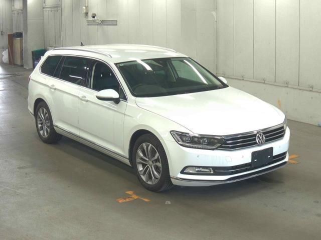 2016 Volkswagen Passat Variant Sedan for sale, Japanese used car export | GULJI TRADERS