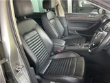 2017 Volkswagen Passat Variant Sedan for sale, Japanese used car export - photo 9 of 37 | GULJI TRADERS