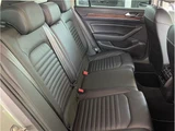 2017 Volkswagen Passat Variant Sedan for sale, Japanese used car export - photo 11 of 37 | GULJI TRADERS