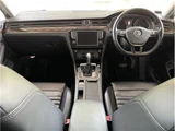2017 Volkswagen Passat Variant Sedan for sale, Japanese used car export - photo 13 of 37 | GULJI TRADERS