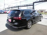 2017 Volkswagen Passat Variant TSI Sedan for sale, Japanese used car export - photo 15 of 63 | GULJI TRADERS