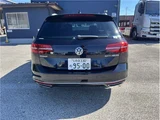 2017 Volkswagen Passat Variant Sedan for sale, Japanese used car export - photo 5 of 25 | GULJI TRADERS
