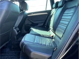 2017 Volkswagen Passat Variant Sedan for sale, Japanese used car export - photo 21 of 25 | GULJI TRADERS