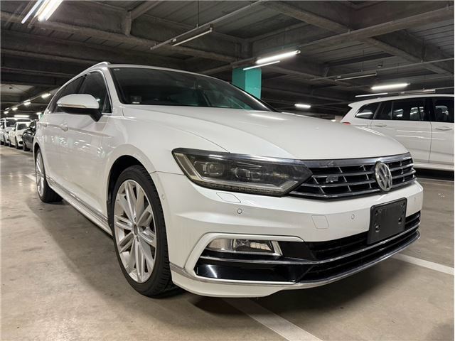 2017 Volkswagen Passat Variant Sedan for sale, Japanese used car export - photo 1 of 26 | GULJI TRADERS