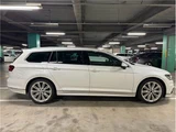 2017 Volkswagen Passat Variant Sedan for sale, Japanese used car export - photo 9 of 26 | GULJI TRADERS