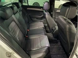 2017 Volkswagen Passat Variant Sedan for sale, Japanese used car export - photo 10 of 26 | GULJI TRADERS