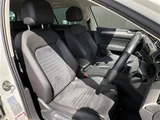 2017 Volkswagen Passat Variant TSI Sedan for sale, Japanese used car export - photo 12 of 24 | GULJI TRADERS