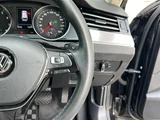 2017 Volkswagen Passat Variant Sedan for sale, Japanese used car export - photo 11 of 24 | GULJI TRADERS