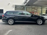 2017 Volkswagen Passat Variant Sedan for sale, Japanese used car export - photo 19 of 24 | GULJI TRADERS