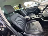 2017 Volkswagen Passat Variant Sedan for sale, Japanese used car export - photo 24 of 30 | GULJI TRADERS