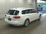 2017 Volkswagen Passat Variant Sedan for sale, Japanese used car export - photo 2 of 3 | GULJI TRADERS