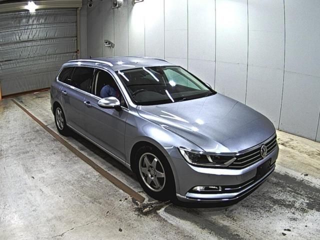 2018 Volkswagen Passat Variant - photo 1 2018 Volkswagen Passat Variant Sedan for sale, Japanese used car export - photo 1 of 3 | GULJI TRADERS