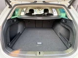 2018 Volkswagen Passat Variant Sedan for sale, Japanese used car export - photo 21 of 50 | GULJI TRADERS