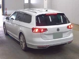 2018 Volkswagen Passat Variant 2.0TSI Sedan for sale, Japanese used car export - photo 2 of 5 | GULJI TRADERS